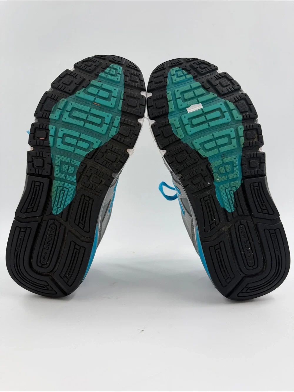 New Balance 1540v3 Women's Size 6.0 Running Shoe Silver Polaris Dragonfly Blue
